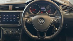 2019 (19) VOLKSWAGEN TIGUAN 1.5 TSi EVO 130 SE Nav 5dr 5059627