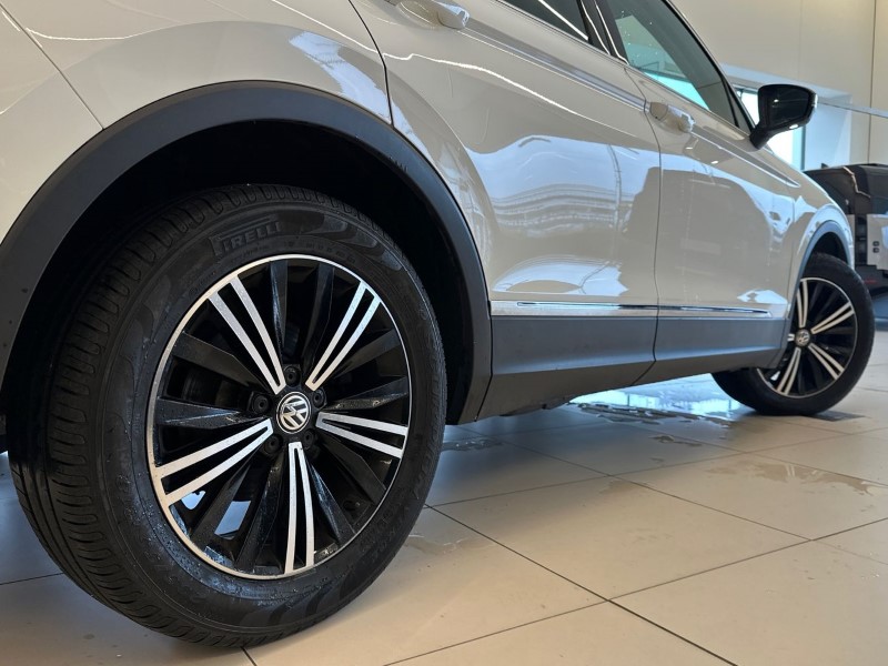 2019 (19) VOLKSWAGEN TIGUAN 1.5 TSi EVO 130 SE Nav 5dr 5059652