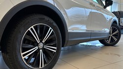 2019 (19) VOLKSWAGEN TIGUAN 1.5 TSi EVO 130 SE Nav 5dr 5059652