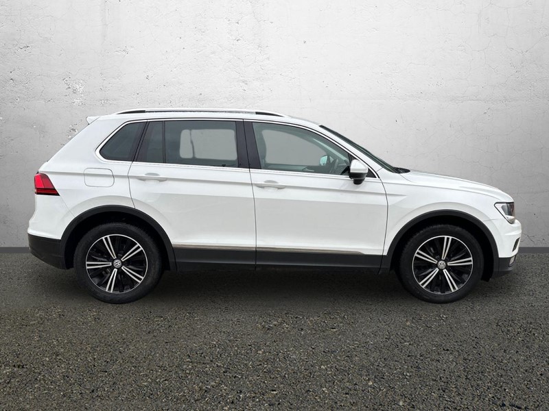 2019 (19) VOLKSWAGEN TIGUAN 1.5 TSi EVO 130 SE Nav 5dr 5059617