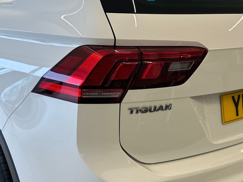 2019 (19) VOLKSWAGEN TIGUAN 1.5 TSi EVO 130 SE Nav 5dr 5059631