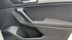 2019 (19) VOLKSWAGEN TIGUAN 1.5 TSi EVO 130 SE Nav 5dr 5059633