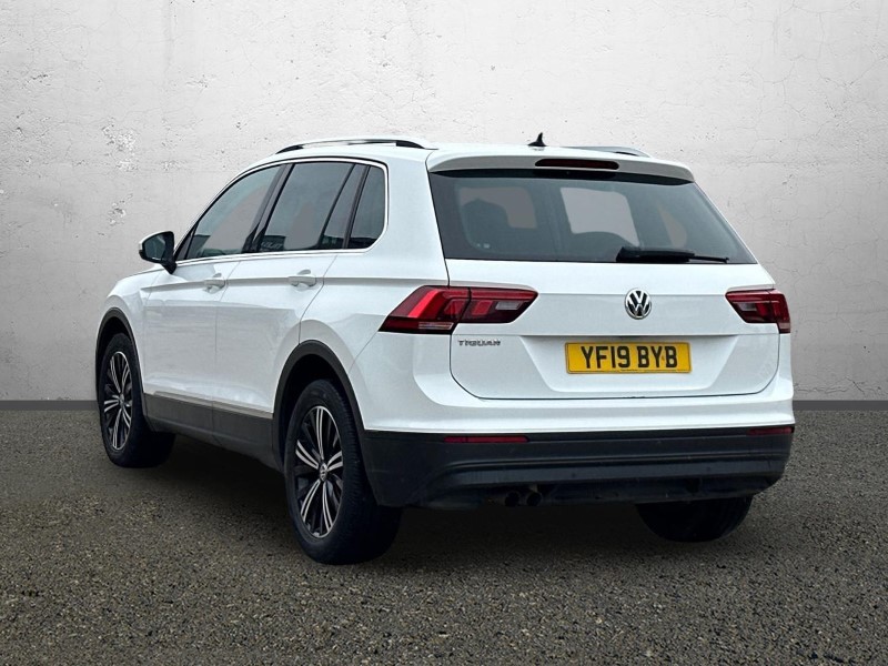 2019 (19) VOLKSWAGEN TIGUAN 1.5 TSi EVO 130 SE Nav 5dr