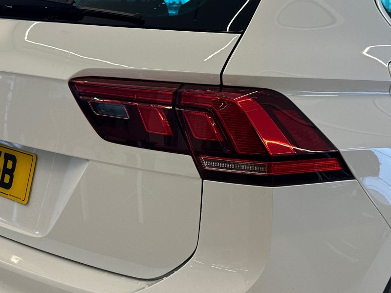 2019 (19) VOLKSWAGEN TIGUAN 1.5 TSi EVO 130 SE Nav 5dr 5059651