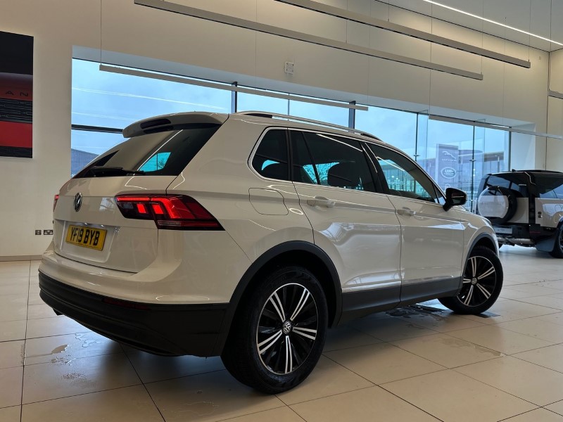2019 (19) VOLKSWAGEN TIGUAN 1.5 TSi EVO 130 SE Nav 5dr 5059656