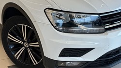 2019 (19) VOLKSWAGEN TIGUAN 1.5 TSi EVO 130 SE Nav 5dr 5059646
