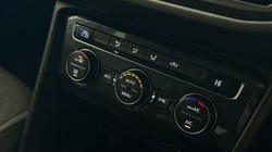 2019 (19) VOLKSWAGEN TIGUAN 1.5 TSi EVO 130 SE Nav 5dr 5059640