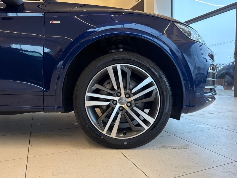 2020 (20) AUDI Q5 55 TFSI e Quattro S Line Competition 5dr S Tronic 5064801