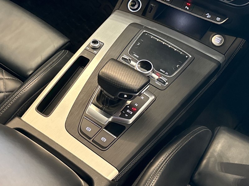 2020 (20) AUDI Q5 55 TFSI e Quattro S Line Competition 5dr S Tronic 5064806