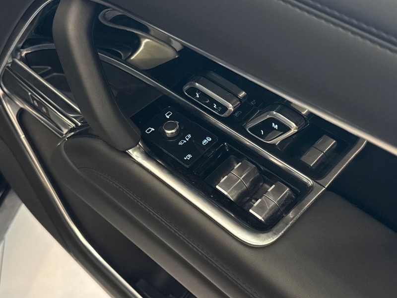 2024 (24) LAND ROVER RANGE ROVER 3.0 D350 HSE 4dr Auto 5055070