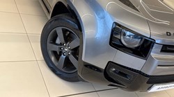 2024 (24) LAND ROVER DEFENDER 2.0 P400e X-Dynamic HSE 110 5dr Auto 5059874