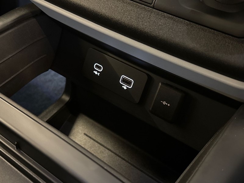 2024 (24) LAND ROVER DEFENDER 2.0 P400e X-Dynamic HSE 110 5dr Auto 5059869