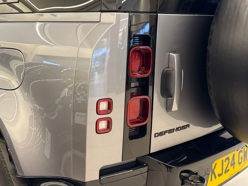 2024 (24) LAND ROVER DEFENDER 2.0 P400e X-Dynamic HSE 110 5dr Auto 5059852