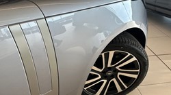 2024 (73) LAND ROVER RANGE ROVER 3.0 D300 HSE 4dr Auto 5108060