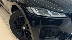 2024 (24) JAGUAR F-PACE 2.0 D200 R-Dynamic SE Black 5dr Auto AWD 5095047