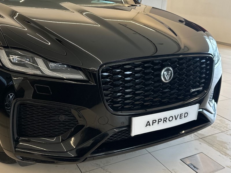 2024 (24) JAGUAR F-PACE 2.0 D200 R-Dynamic SE Black 5dr Auto AWD 5095048