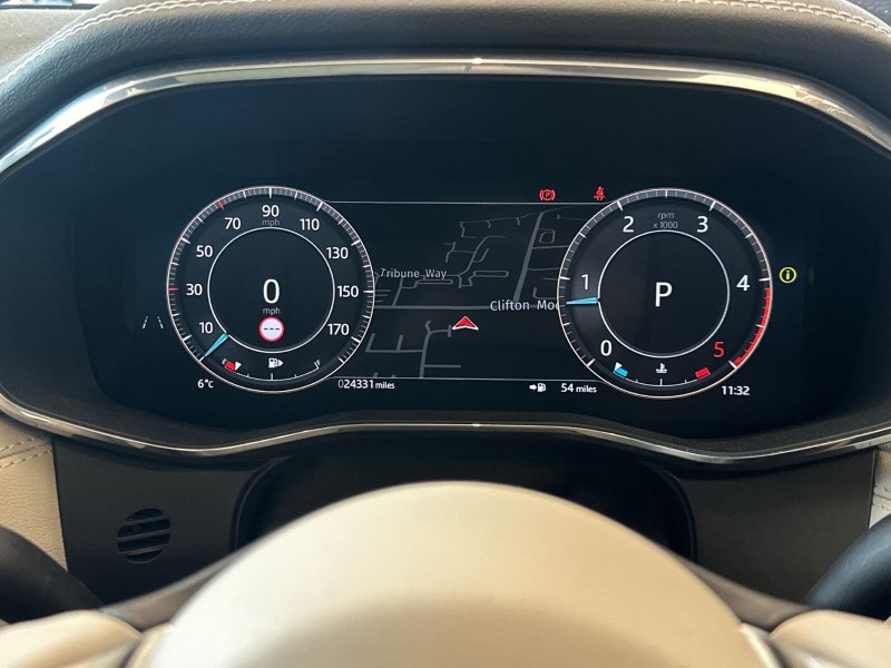 2024 (24) JAGUAR F-PACE 2.0 D200 R-Dynamic SE Black 5dr Auto AWD 5095020