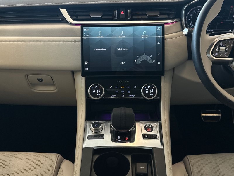 2024 (24) JAGUAR F-PACE 2.0 D200 R-Dynamic SE Black 5dr Auto AWD 5095018