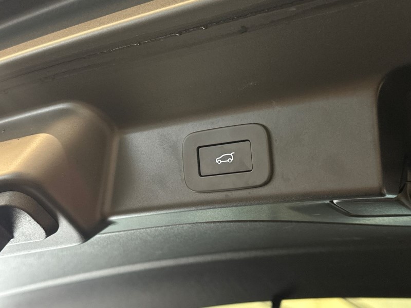 2024 (24) JAGUAR F-PACE 2.0 D200 R-Dynamic SE Black 5dr Auto AWD 5095045