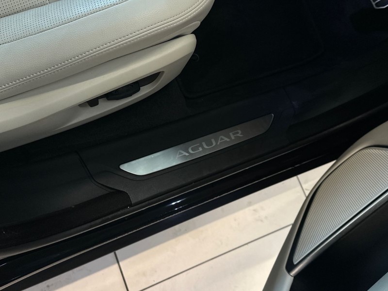 2024 (24) JAGUAR F-PACE 2.0 D200 R-Dynamic SE Black 5dr Auto AWD 5095043