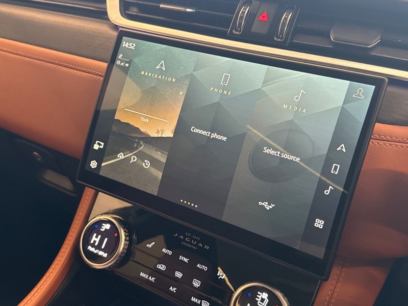 2023 (72) JAGUAR F-PACE 2.0 D200 R-Dynamic Black 5dr Auto AWD 5102807