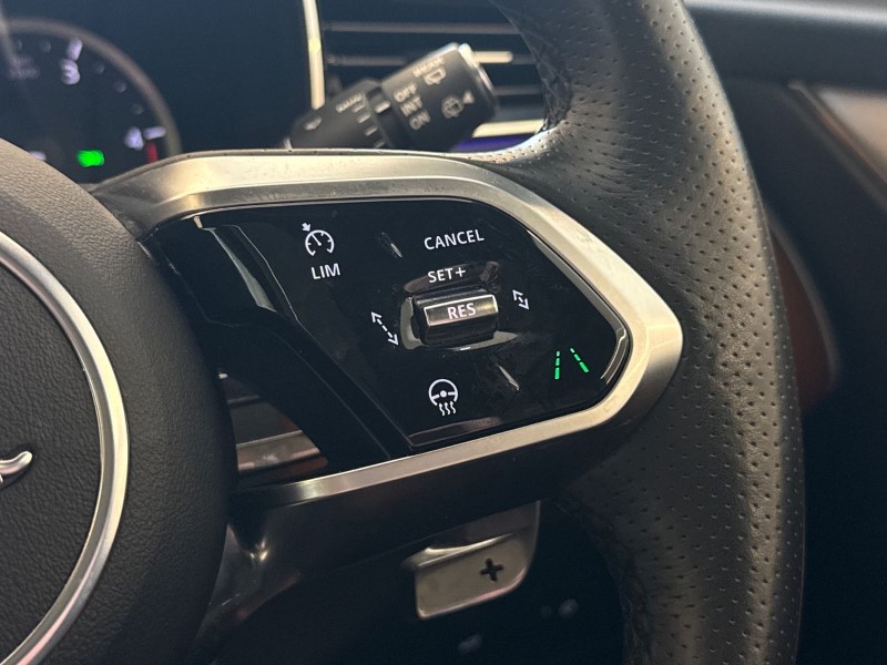 2023 (72) JAGUAR F-PACE 2.0 D200 R-Dynamic Black 5dr Auto AWD 5102806