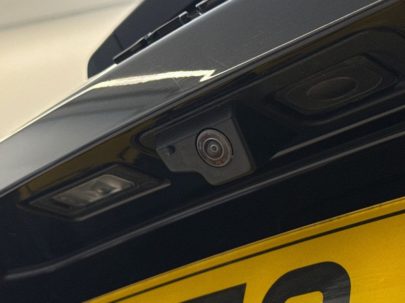 2023 (72) JAGUAR F-PACE 2.0 D200 R-Dynamic Black 5dr Auto AWD 5102818