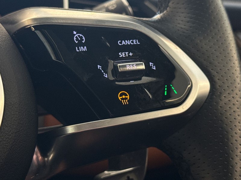 2023 (72) JAGUAR F-PACE 2.0 D200 R-Dynamic Black 5dr Auto AWD 5102804