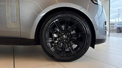 2023 (23) LAND ROVER RANGE ROVER 3.0 D300 SE 4dr Auto 5100271
