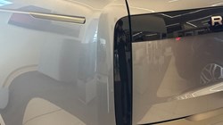 2023 (23) LAND ROVER RANGE ROVER 3.0 D300 SE 4dr Auto 5100282