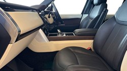 2023 (23) LAND ROVER RANGE ROVER 3.0 D300 SE 4dr Auto 5100266