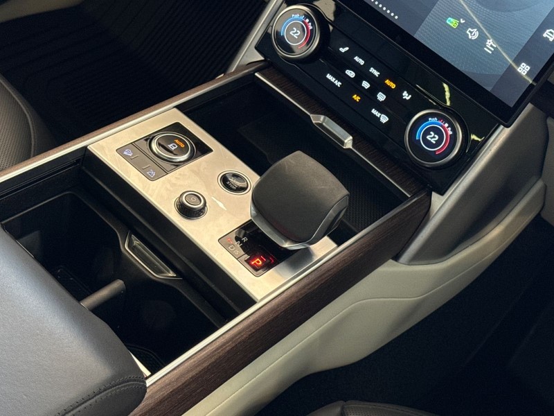 2023 (23) LAND ROVER RANGE ROVER 3.0 D300 SE 4dr Auto 5100276