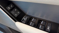 2018 (68) LAND ROVER RANGE ROVER VELAR 2.0 D180 R-Dynamic SE 5dr Auto 5145601