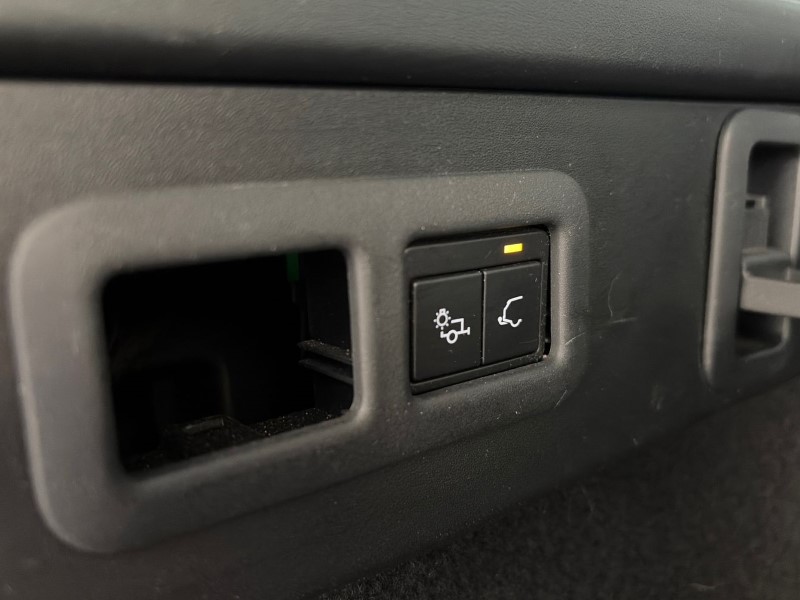 2018 (68) LAND ROVER RANGE ROVER VELAR 2.0 D180 R-Dynamic SE 5dr Auto 5126935