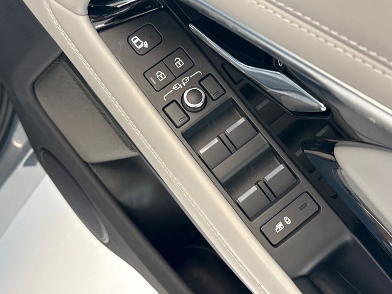 2022 (22) LAND ROVER RANGE ROVER EVOQUE 1.5 P300e Autobiography 5dr Auto 5071084