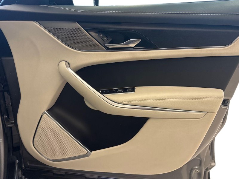 2023 (72) JAGUAR F-PACE 2.0 D200 R-Dynamic Black 5dr Auto AWD 5087712