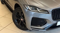 2023 (72) JAGUAR F-PACE 2.0 D200 R-Dynamic Black 5dr Auto AWD 5087733