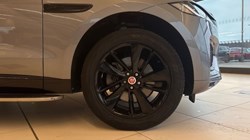 2023 (72) JAGUAR F-PACE 2.0 D200 R-Dynamic Black 5dr Auto AWD 5087698