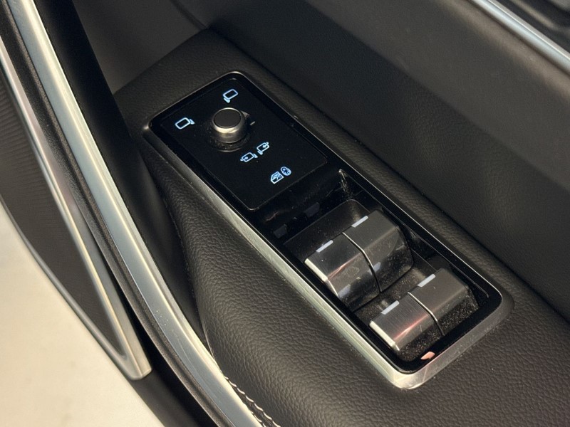 2023 (23) JAGUAR F-PACE 2.0 D200 R-Dynamic Black 5dr Auto AWD 5113587