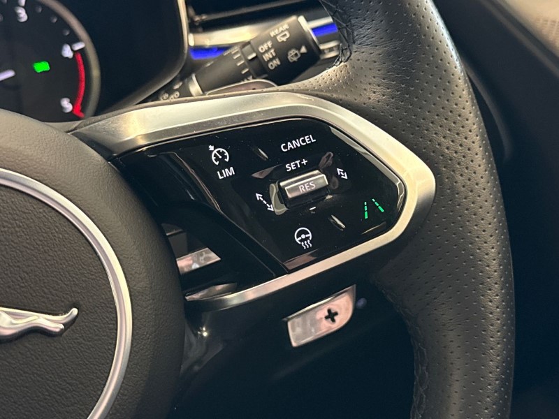 2023 (23) JAGUAR F-PACE 2.0 D200 R-Dynamic Black 5dr Auto AWD 5113593