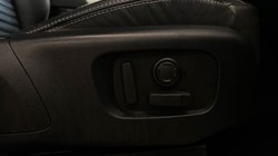 2020 (20) LAND ROVER DISCOVERY 3.0 SD6 HSE 5dr Auto 5093410