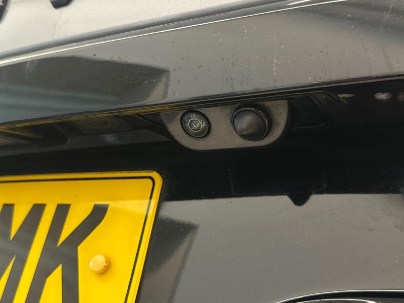 2020 (20) LAND ROVER DISCOVERY 3.0 SD6 HSE 5dr Auto 5093428