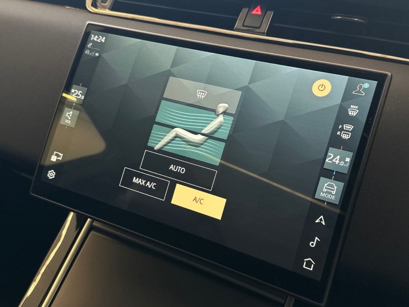 2024 (24) LAND ROVER RANGE ROVER EVOQUE 2.0 D200 Dynamic SE 5dr Auto 5080088