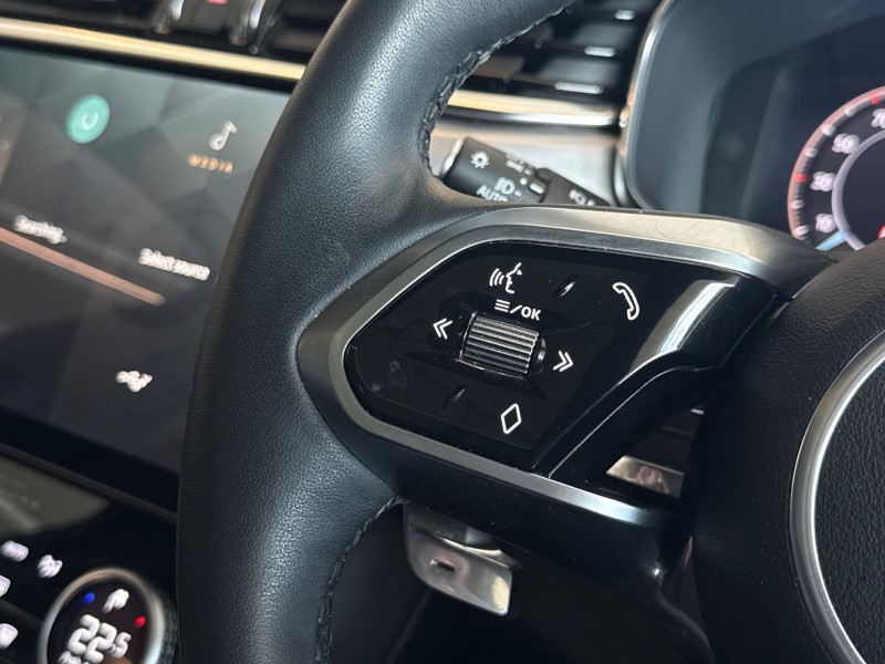 2023 (23) JAGUAR F-PACE 2.0 D200 R-Dynamic SE Black 5dr Auto AWD 5124238