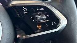 2023 (23) JAGUAR F-PACE 2.0 D200 R-Dynamic SE Black 5dr Auto AWD 5124237