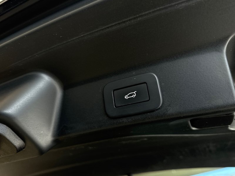 2023 (23) JAGUAR F-PACE 2.0 D200 R-Dynamic SE Black 5dr Auto AWD 5124250