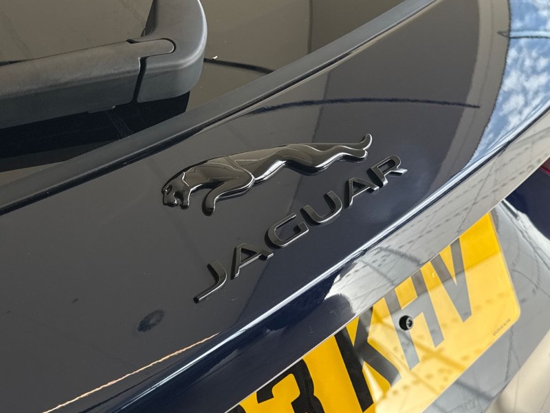 2023 (23) JAGUAR F-PACE 2.0 D200 R-Dynamic SE Black 5dr Auto AWD 5124255