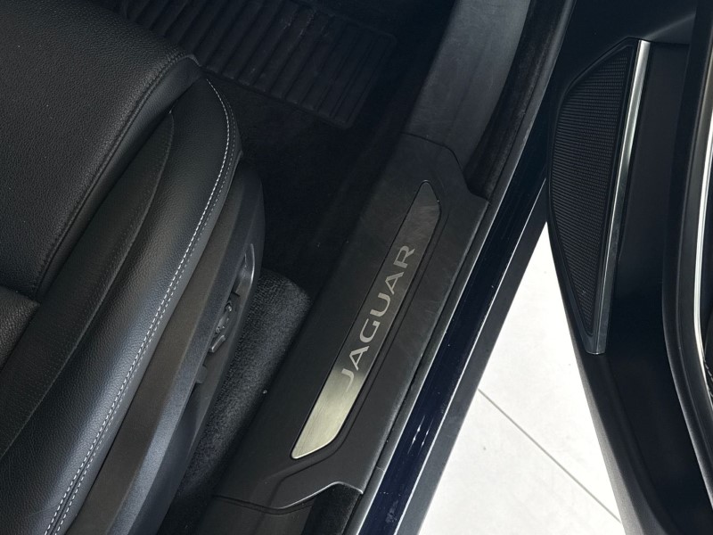 2023 (23) JAGUAR F-PACE 2.0 D200 R-Dynamic SE Black 5dr Auto AWD 5124248