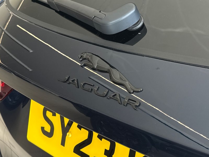 2023 (23) JAGUAR F-PACE 2.0 D200 R-Dynamic SE Black 5dr Auto AWD 5124256