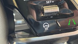 2022 (71) JAGUAR F-PACE 2.0 P400e R-Dynamic SE 5dr Auto AWD 5106912